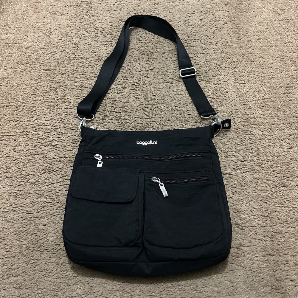 Baggallini Women’s Modern Everyday Slim Black Crossbody